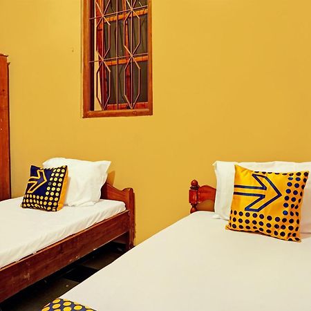 Spot On 92450 Homestay Simpang Panji Suroso Syariah Malang Dış mekan fotoğraf