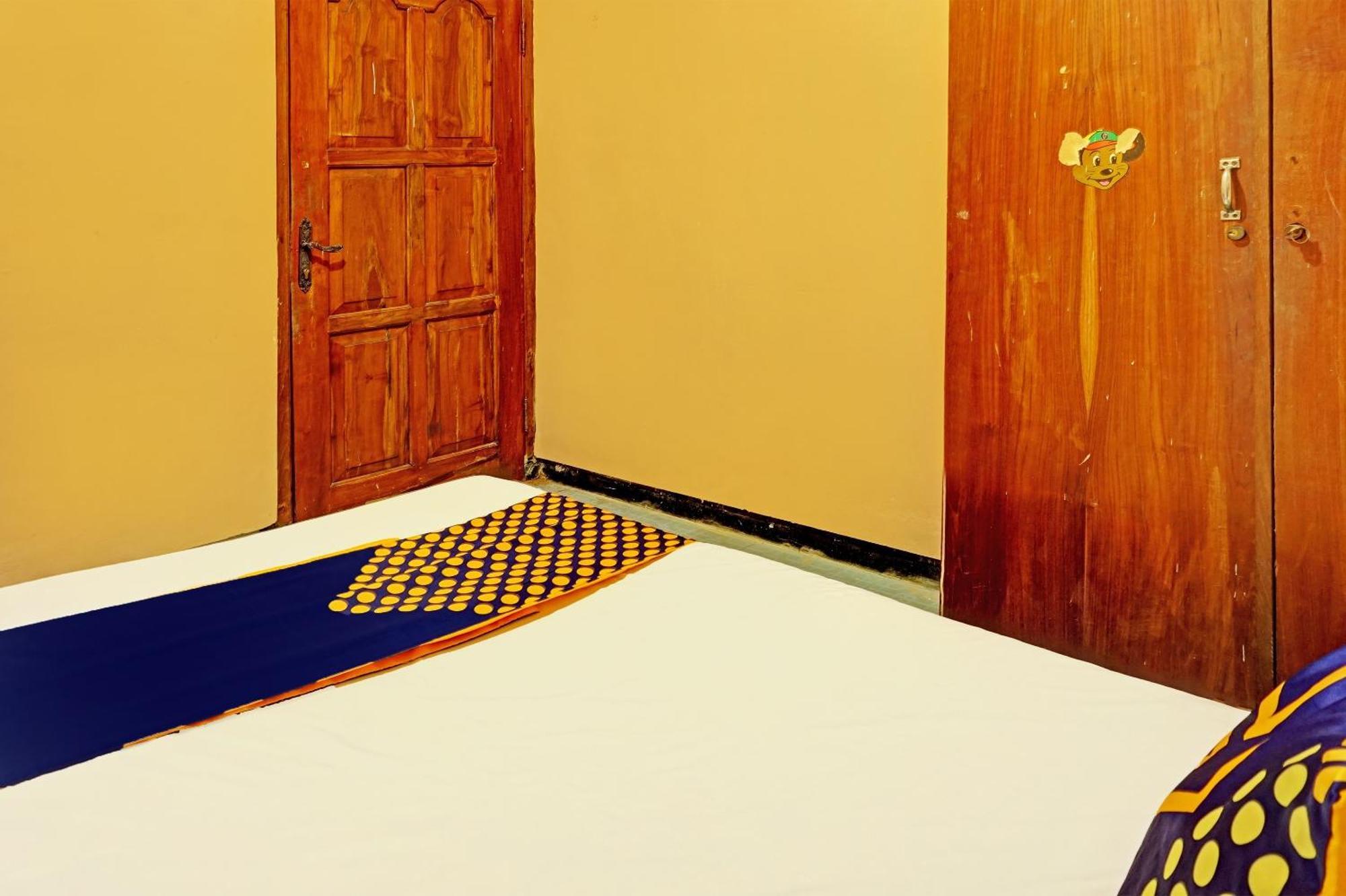 Spot On 92450 Homestay Simpang Panji Suroso Syariah Malang Dış mekan fotoğraf