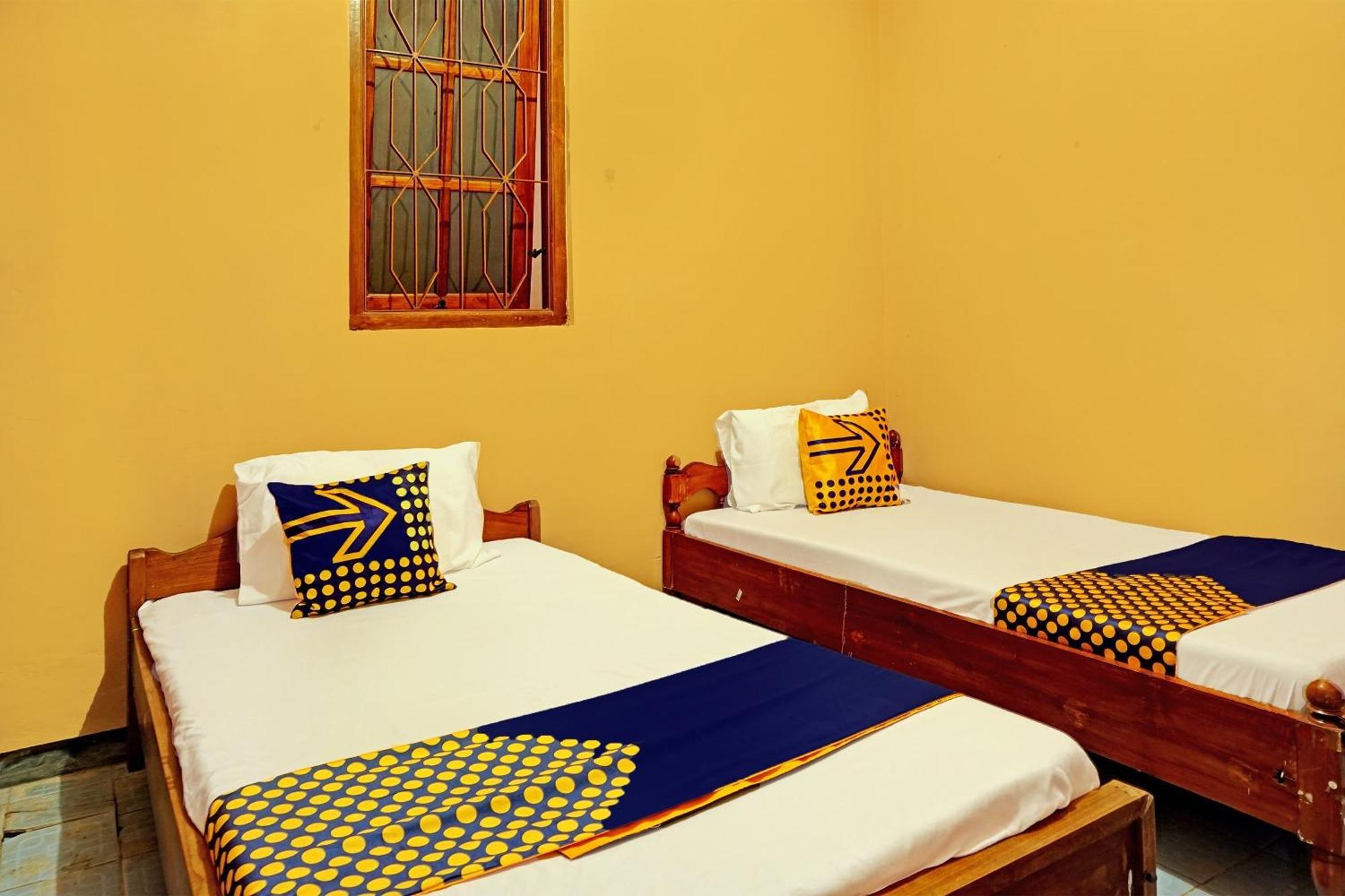 Spot On 92450 Homestay Simpang Panji Suroso Syariah Malang Dış mekan fotoğraf