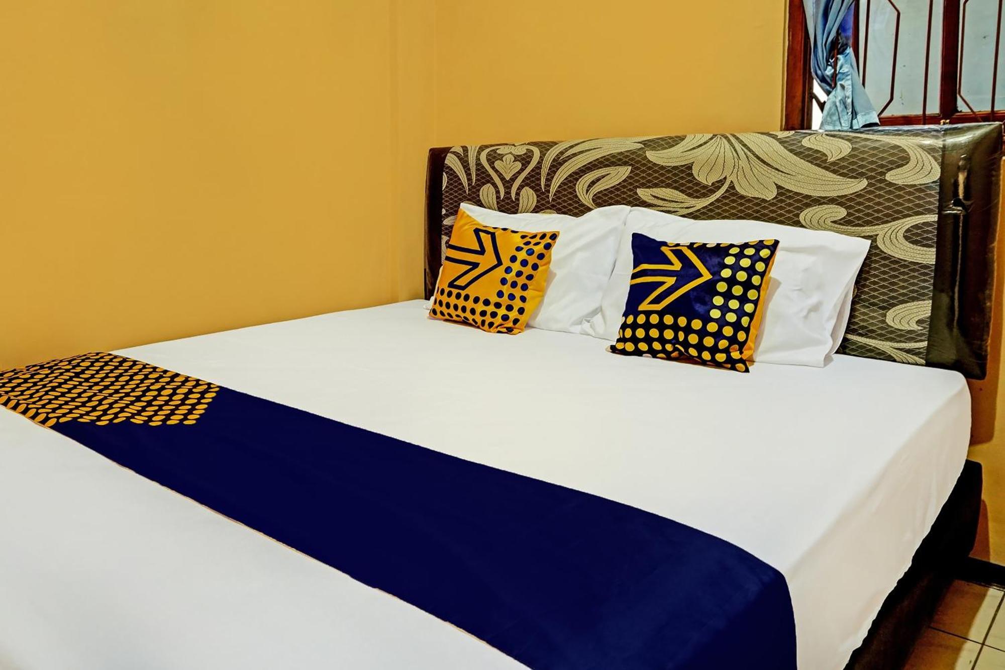 Spot On 92450 Homestay Simpang Panji Suroso Syariah Malang Dış mekan fotoğraf